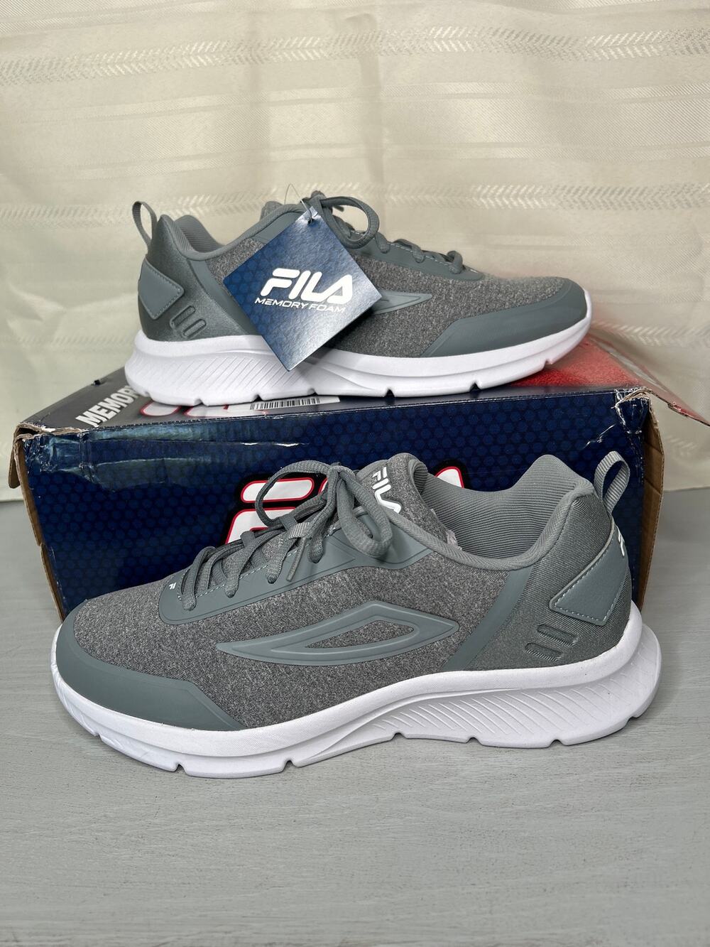 Fila Memory Speedchaser 5 Running Shoes Gray White Womens Size 9.5